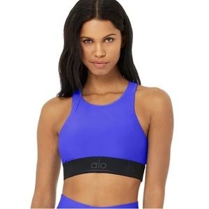 Alo Yoga Airlift Fitness Bra in Alo Blue/Black, size medium
